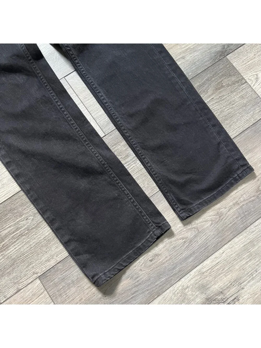 Vintage Levi's Men's 31x32 559 Relaxed Straight Jeans Black Wash Denim Y2K